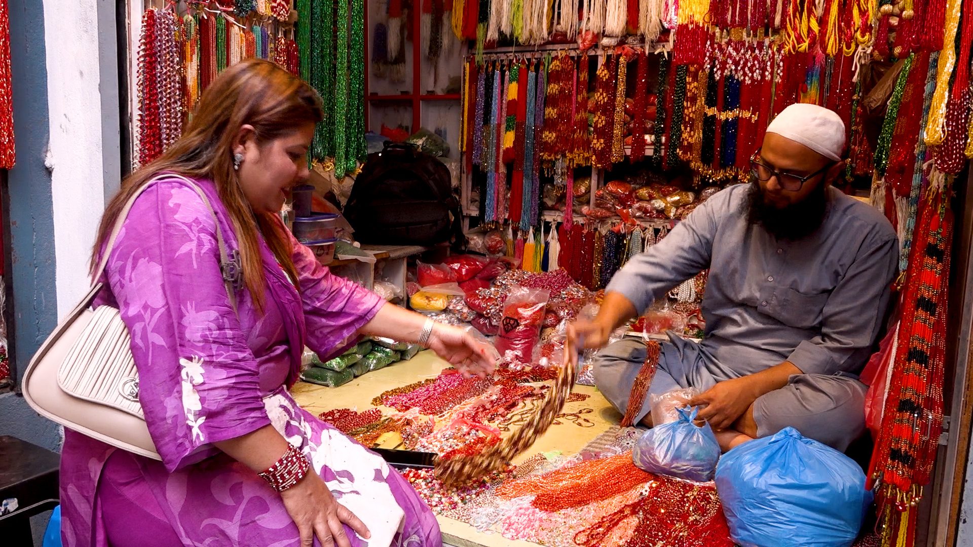 तिजले बढ्यो चुरा–पोतेको व्यापार (तस्बिरहरु)