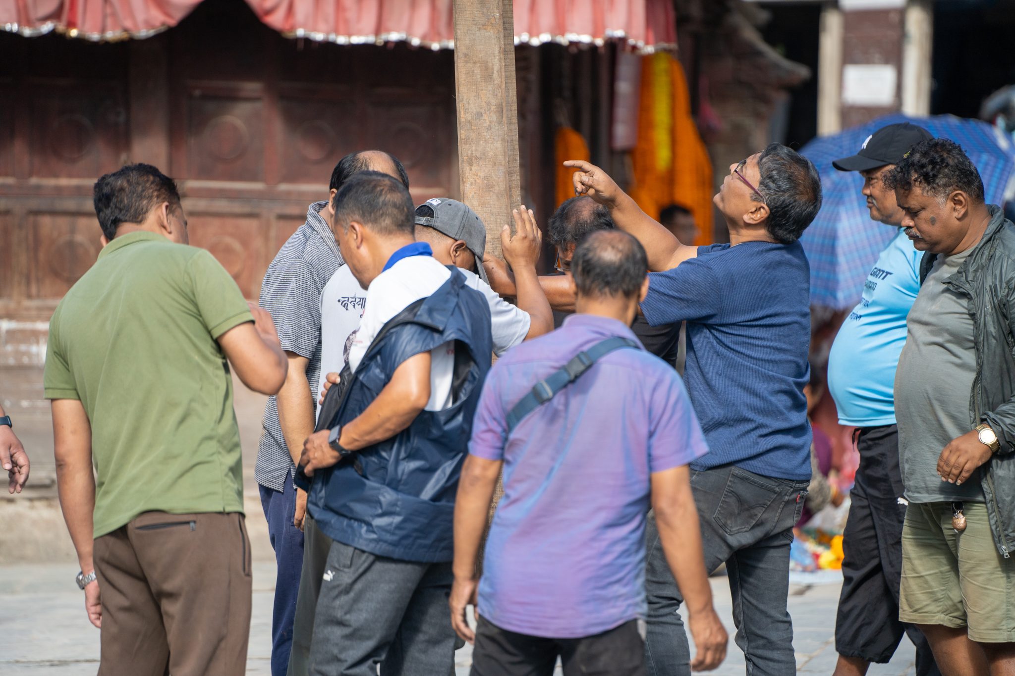 यसरी हुँदैछ वसन्तपुरमा इन्द्रजात्राको तयारी (तस्वीरहरु)