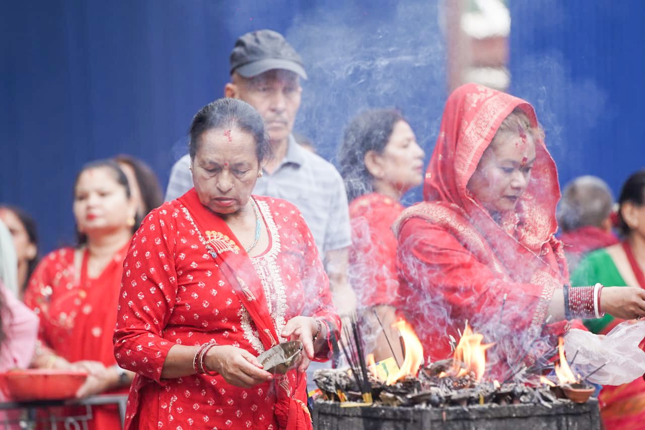 घटस्थापनाका दिन भद्रकालीमा दर्शन र गाडी पूजा गर्नेहरूको घुइँचो (तस्वीरहरु)