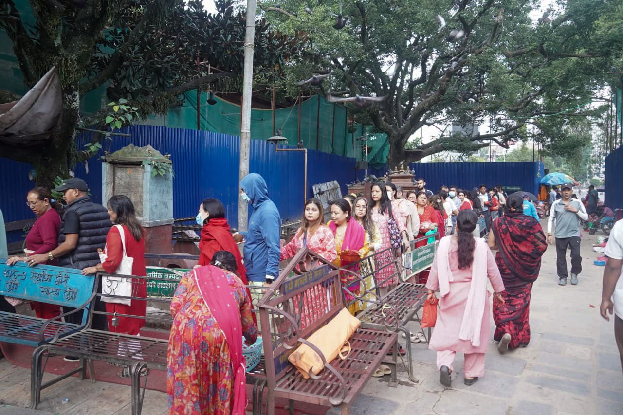 घटस्थापनाका दिन भद्रकालीमा दर्शन र गाडी पूजा गर्नेहरूको घुइँचो (तस्वीरहरु)