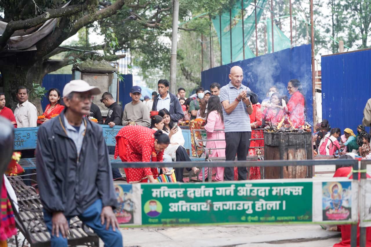 घटस्थापनाका दिन भद्रकालीमा दर्शन र गाडी पूजा गर्नेहरूको घुइँचो (तस्वीरहरु)