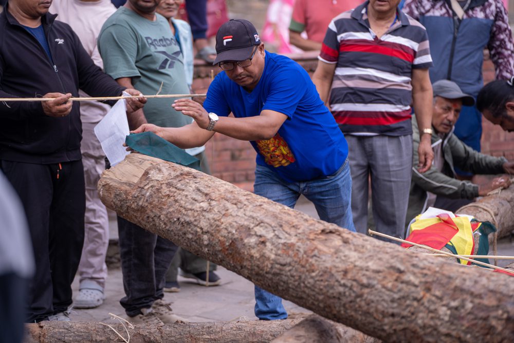 इन्द्रध्वज ठड्याएर वसन्तपुरमा इन्द्रजात्रा औपचारिक रुपमा सुरु (तस्बिरहरु)