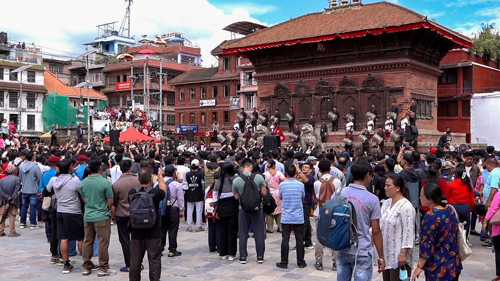 इन्द्रध्वज ठड्याएर वसन्तपुरमा इन्द्रजात्रा औपचारिक रुपमा सुरु (तस्बिरहरु)