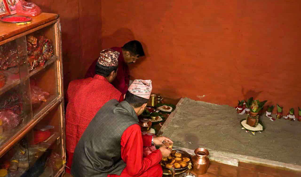हनुमानढोकाको दसैँ घरमा राखियो जमरा