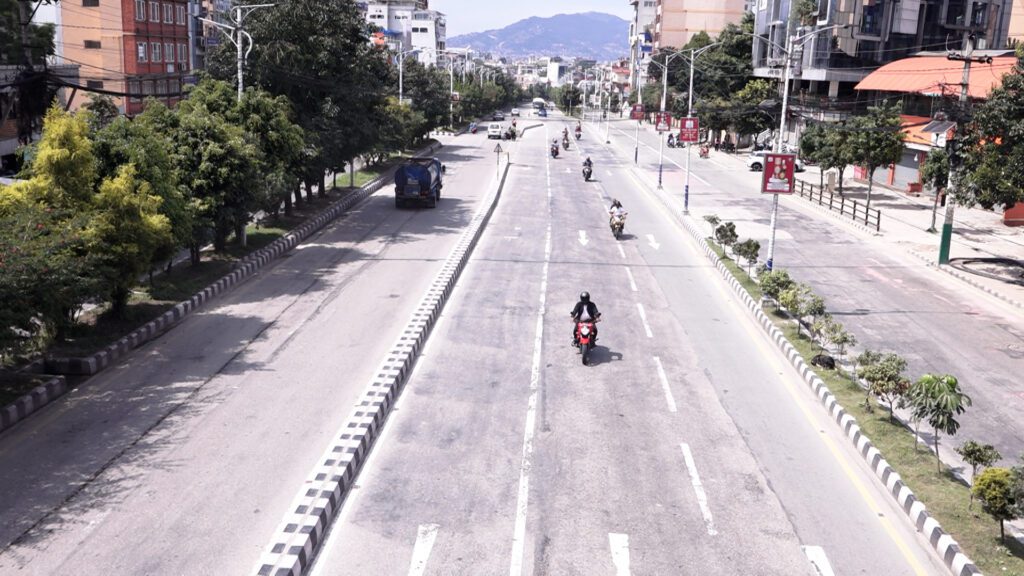 दशैंमा सुनसान बने काठमाडौंका सडक (तस्विरहरू)