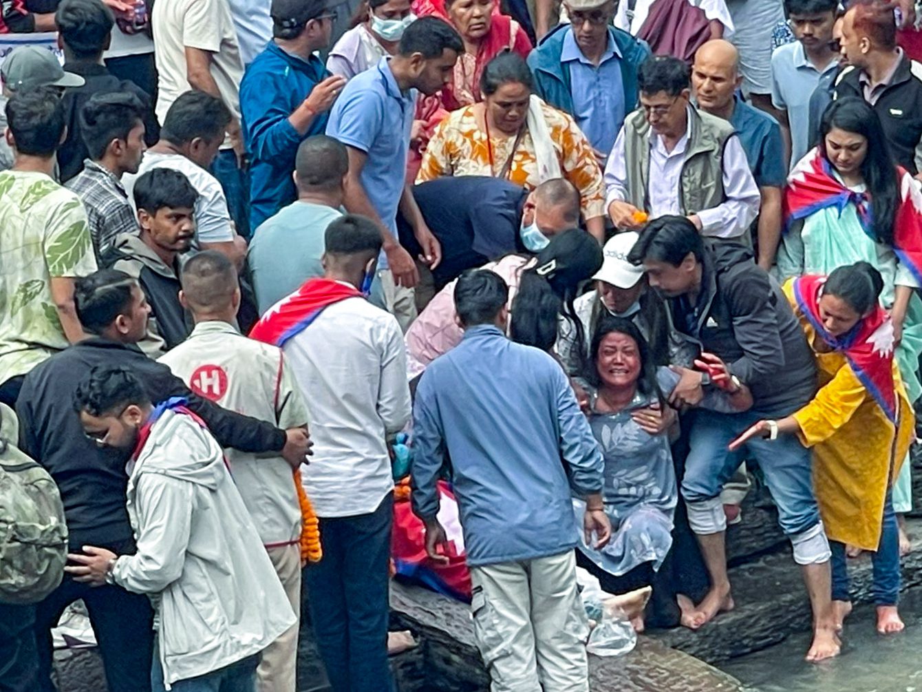 जेनजी आन्दोलनमा ज्यान गुमाएकाहरुको राष्ट्रिय सम्मानका साथ अन्त्येष्टि (तस्वीरहरू)