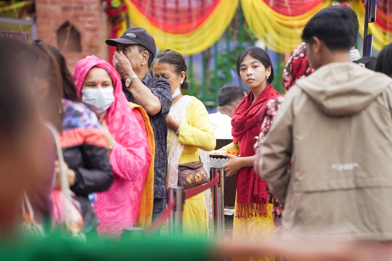 नवरात्रको दोस्रो दिन मैतीदेवी मन्दिरमा भक्तजनहरुको घुइँचो (तस्वीरहरु)