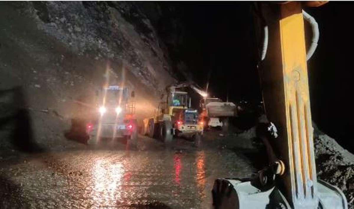 दुईतर्फी खुल्यो मुग्लिन–नारायणगढ सडक