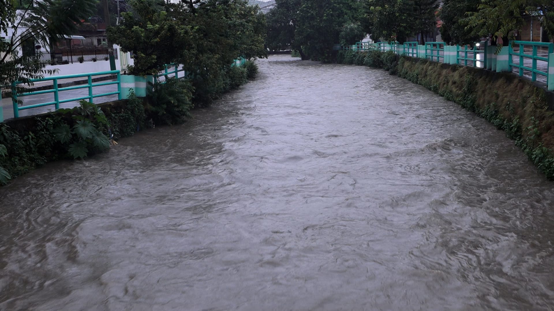बागमती र धोवीखोलामा पानीको वहाब उच्च (तस्बिरहरु)