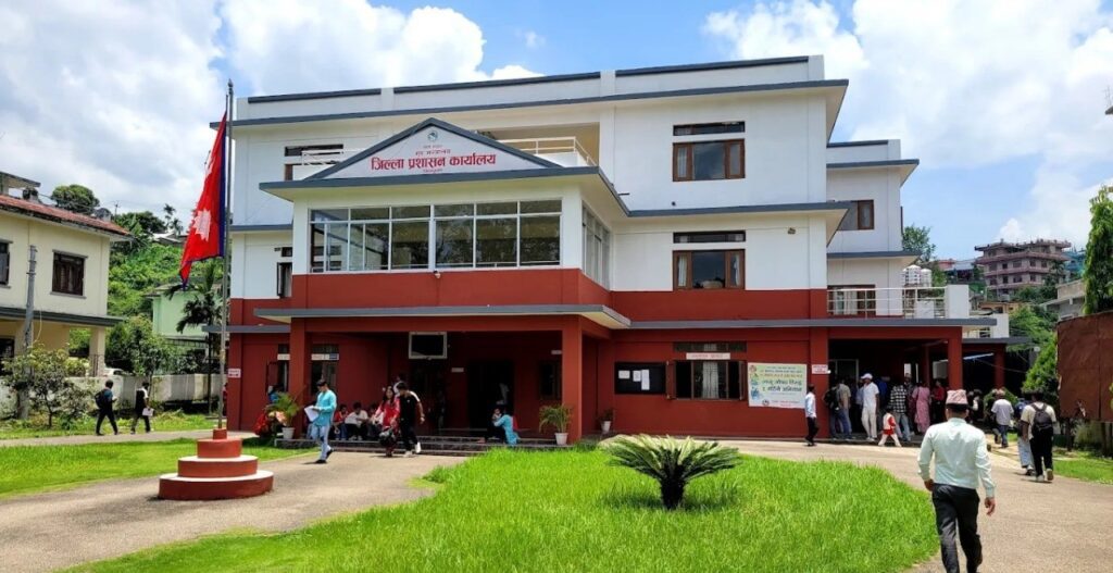 बीपी र मध्यपहाडी राजमार्गमा सवारी साधन र यात्रुहरूलाई सचेत रहन आग्रह