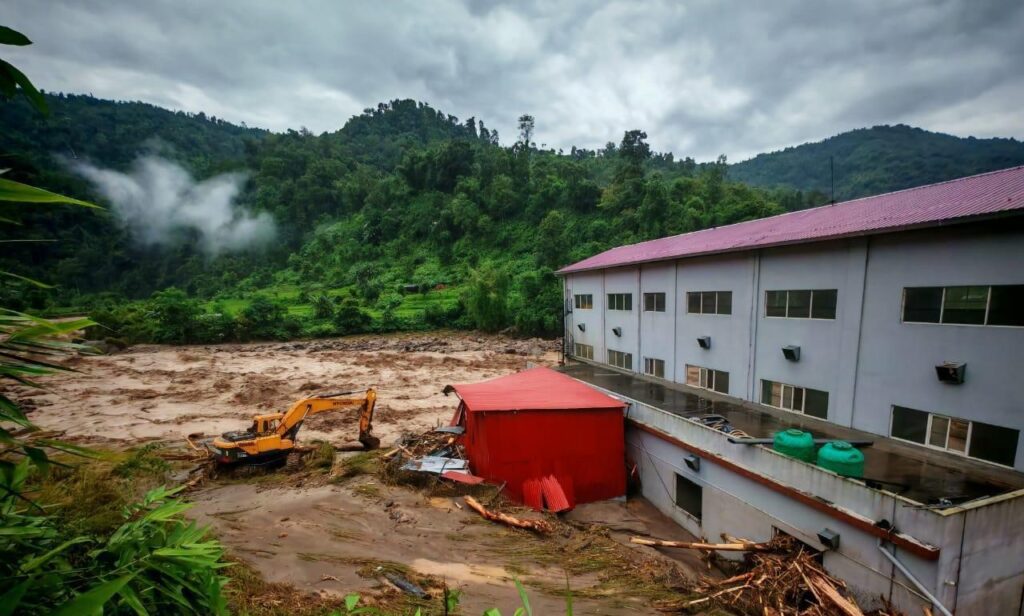 भारी वर्षाका कारण ३२ जलविद्युत आयोजना प्रभावित, इलाममा मात्रै १६ आयोजनामा क्षति