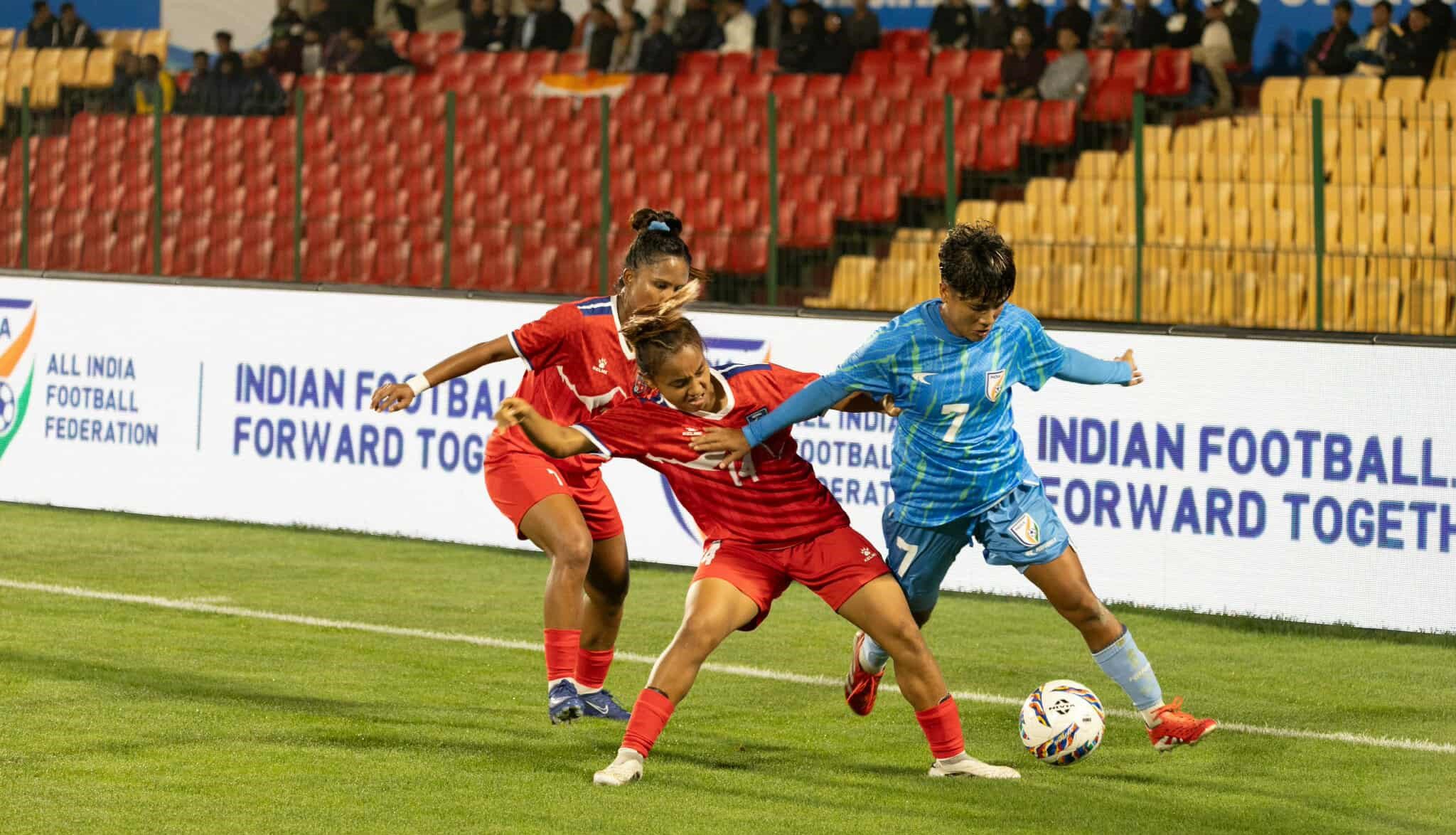ट्राईनेसन्स महिला अन्तर्राष्ट्रिय मैत्रीपूर्ण फुटबल : सावित्राको दुई गोलमा नेपालले भारतलाई हरायो
