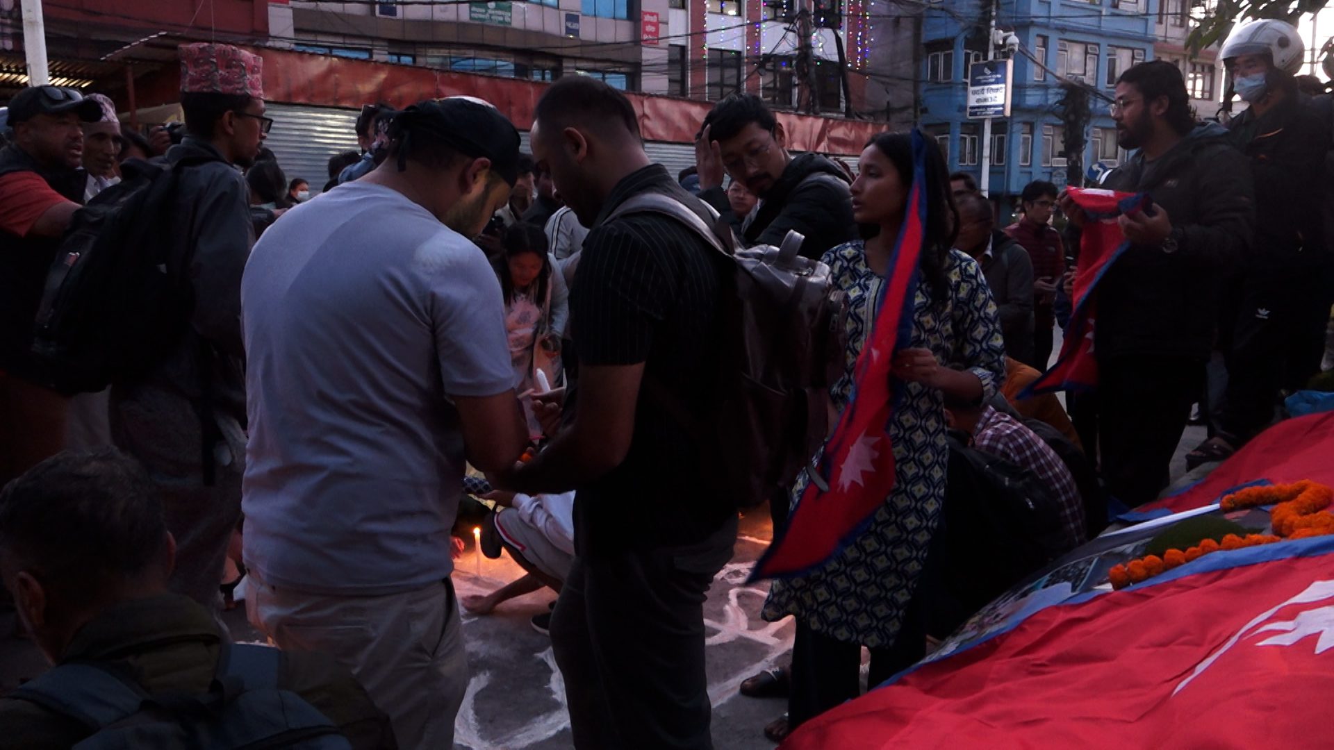 विपिन जोशीको सम्झनामा माइतीघरमा जेनजी युवाहरुले गरे दीप प्रज्वलन (तस्वीरहरू)