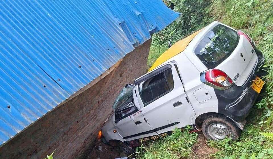 रामेछापमा ट्याक्सी दुर्घटना, चालकको मृत्यु