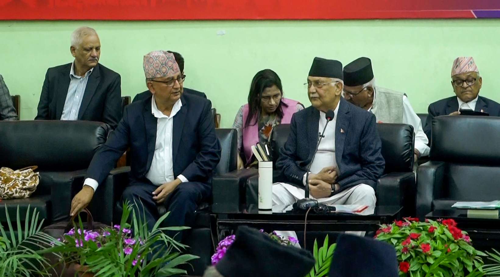 नेकपा एमालेको केन्द्रीय कमिटी बैठक बस्दै