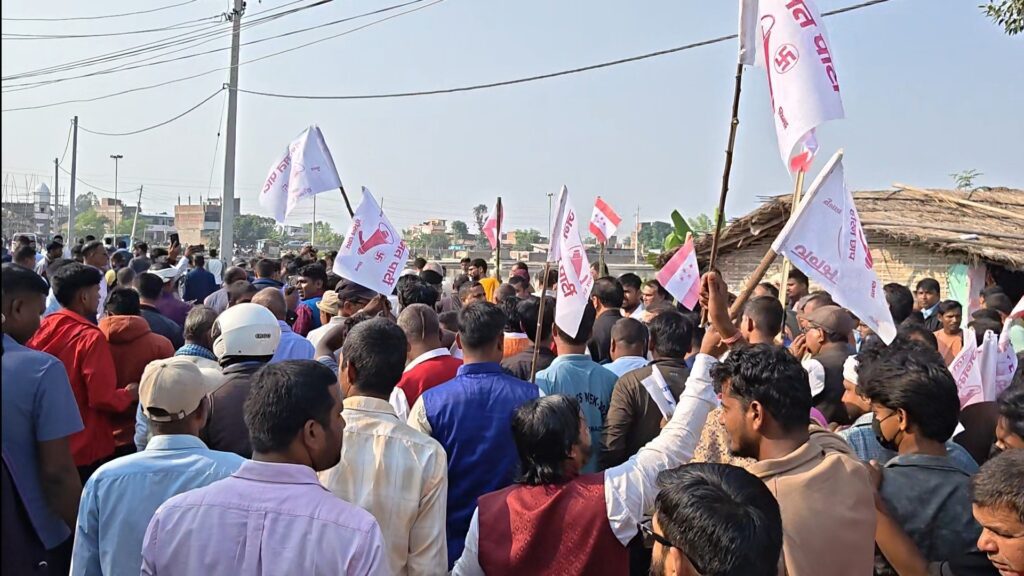मधेस प्रदेश सभा अगाडि ७ राजनितिक दलको विरोध प्रदर्शन, सभामुखको राजिनामा माग