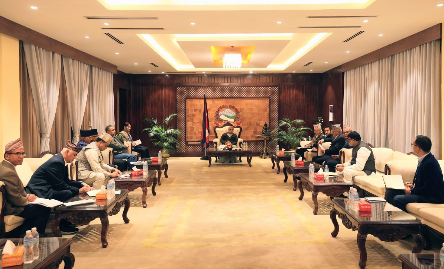 प्रदेशका मुख्यमन्त्रीहरूसँग प्रधानमन्त्रीले भनिन् – ‘निर्वाचित सरकारबिनाको स्थायित्व सम्भव छैन’