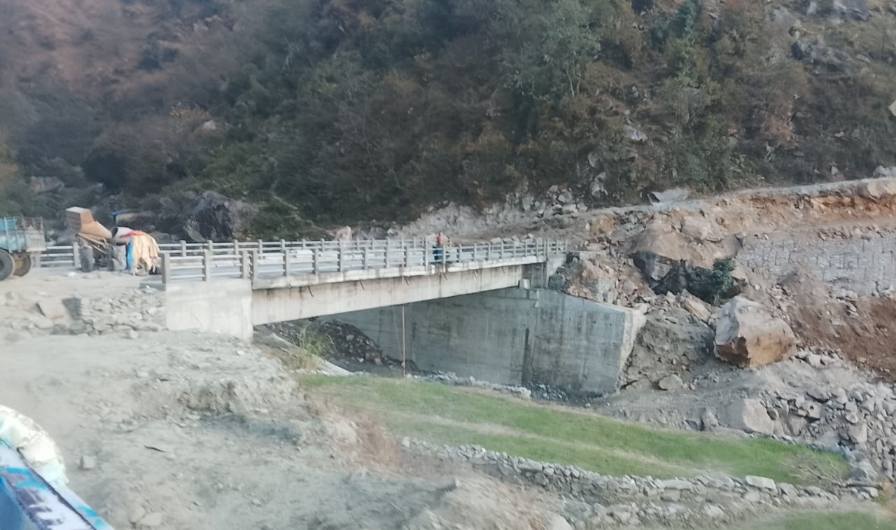 बाजुराको अनाई खोलामा निर्माणाधीन पक्की पुलको ९० प्रतिशत भौतिक प्रगति