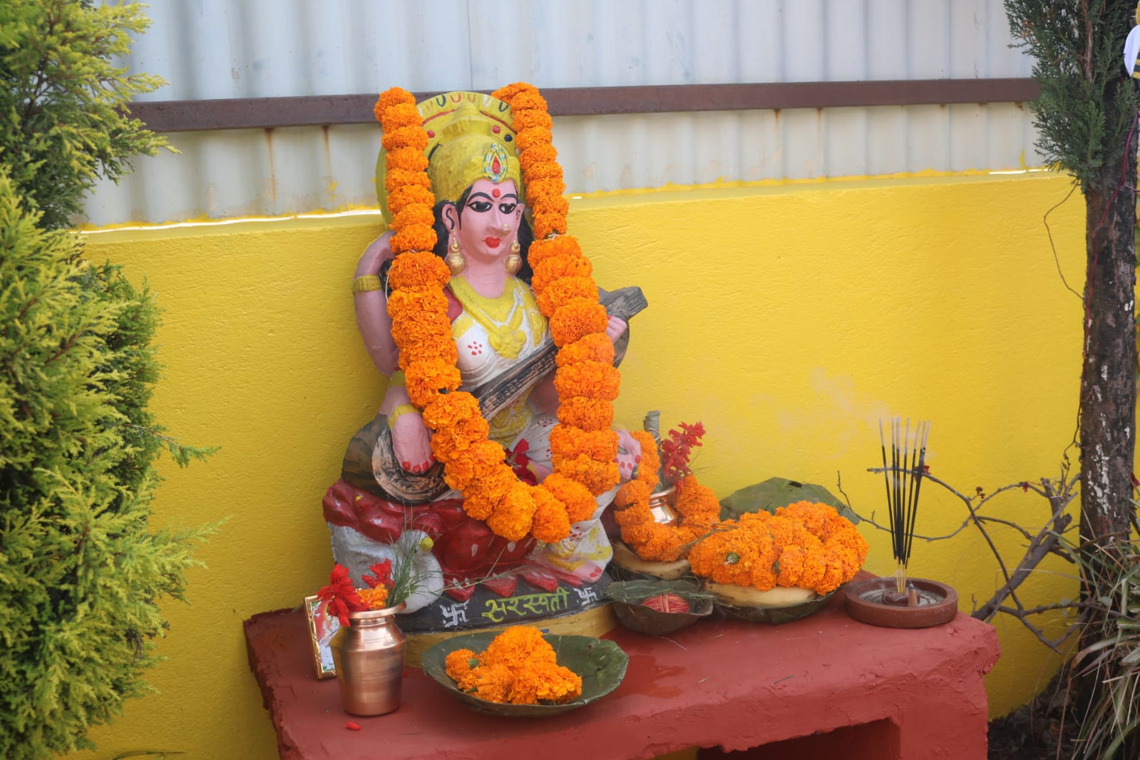 ज्ञान र संस्कारको संगम : युरो किड्स, गोठाटारमा सरस्वती पूजा भव्य रूपमा सम्पन्न