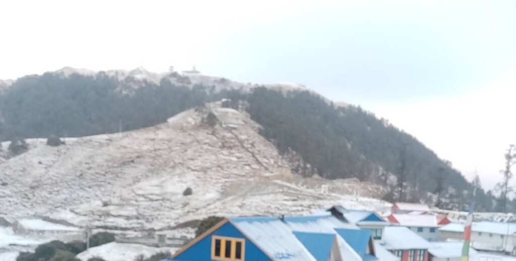 शैलुङ क्षेत्रमा यस वर्षकै पहिलो हिमपात