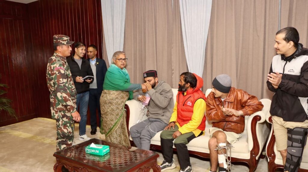 ६ बुँदे सहमतिपछि निकोलस र हरिशले तोडे अनसन