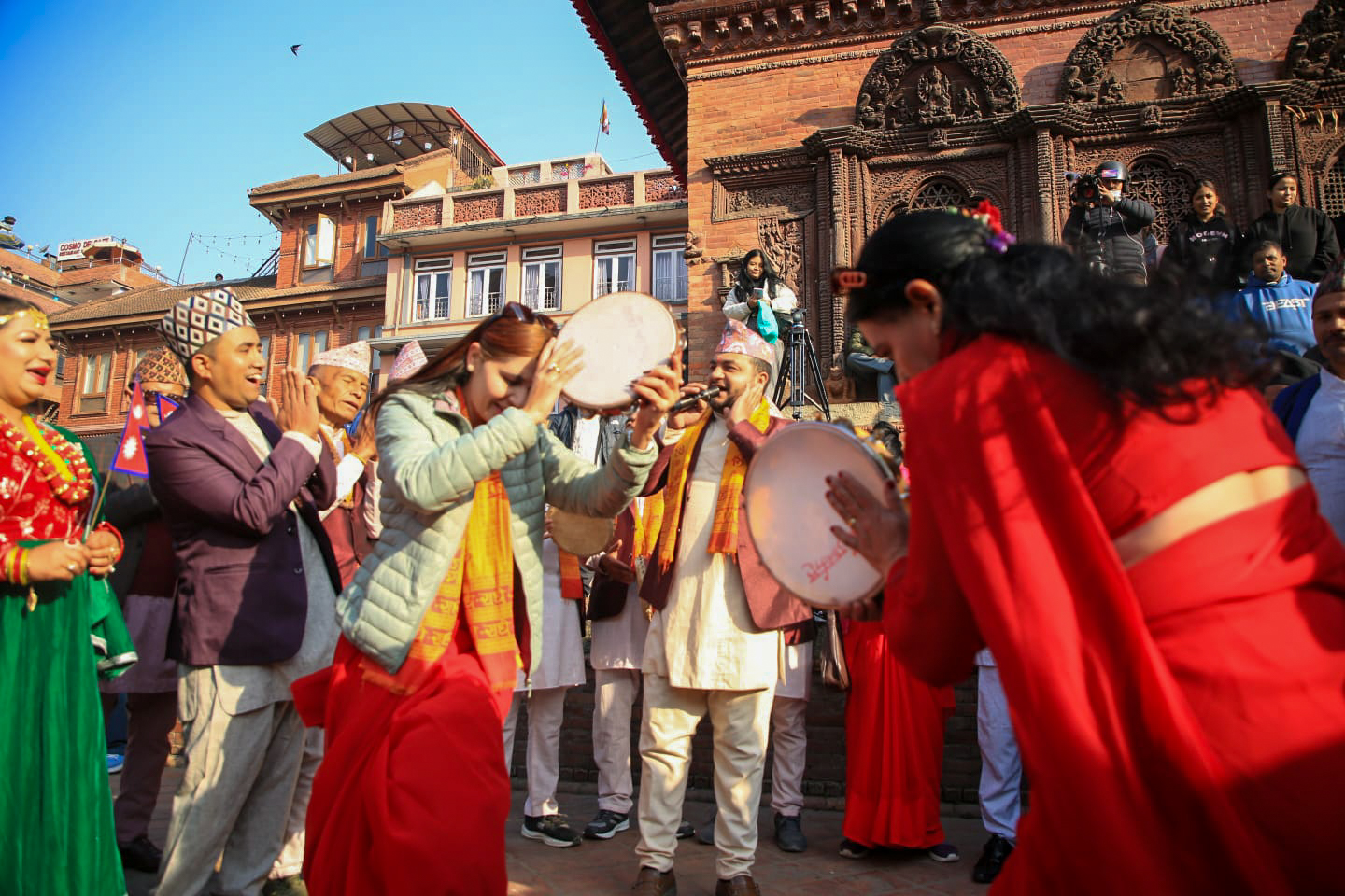 बसन्तपुरमा राष्ट्रिय पोशाक तथा टोपी दिवसको रौनक (तस्विरहरु)