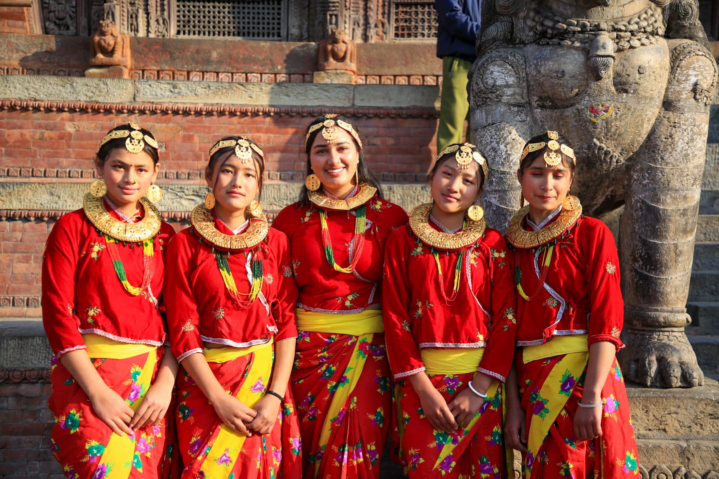 बसन्तपुरमा राष्ट्रिय पोशाक तथा टोपी दिवसको रौनक (तस्विरहरु)