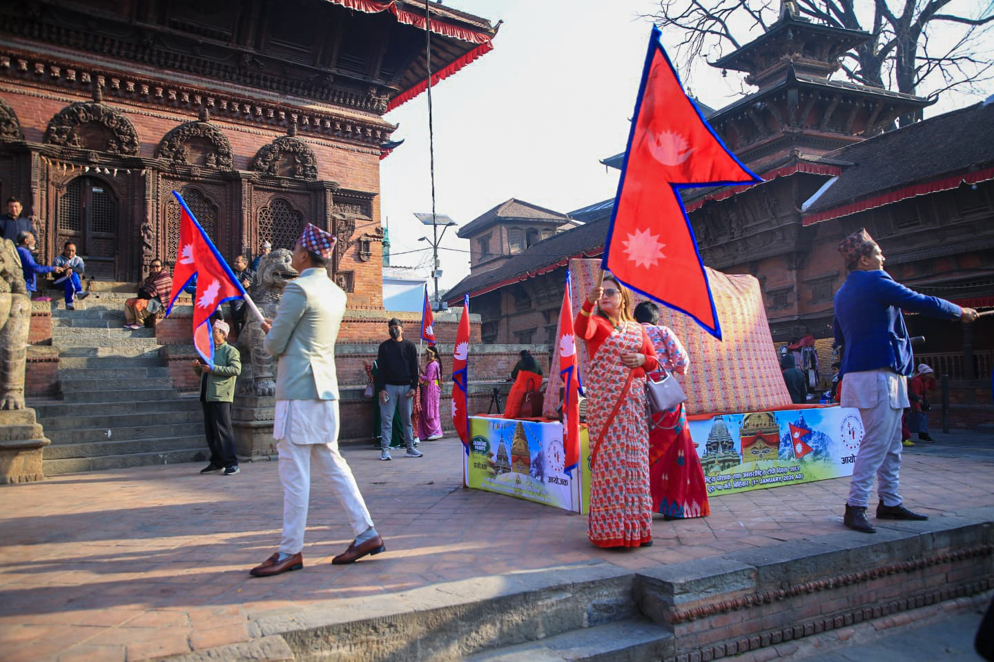 बसन्तपुरमा राष्ट्रिय पोशाक तथा टोपी दिवसको रौनक (तस्विरहरु)