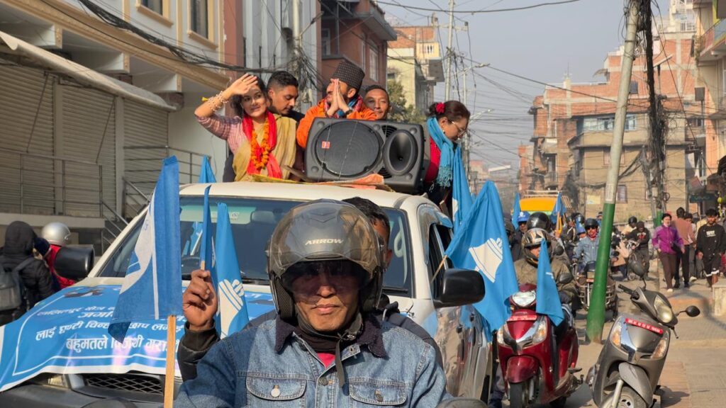 ललितपुर-२ मा जगदीश खरेलको फरक चुनावी अभियान, मतदाताको पनि अनौठो स्वागत