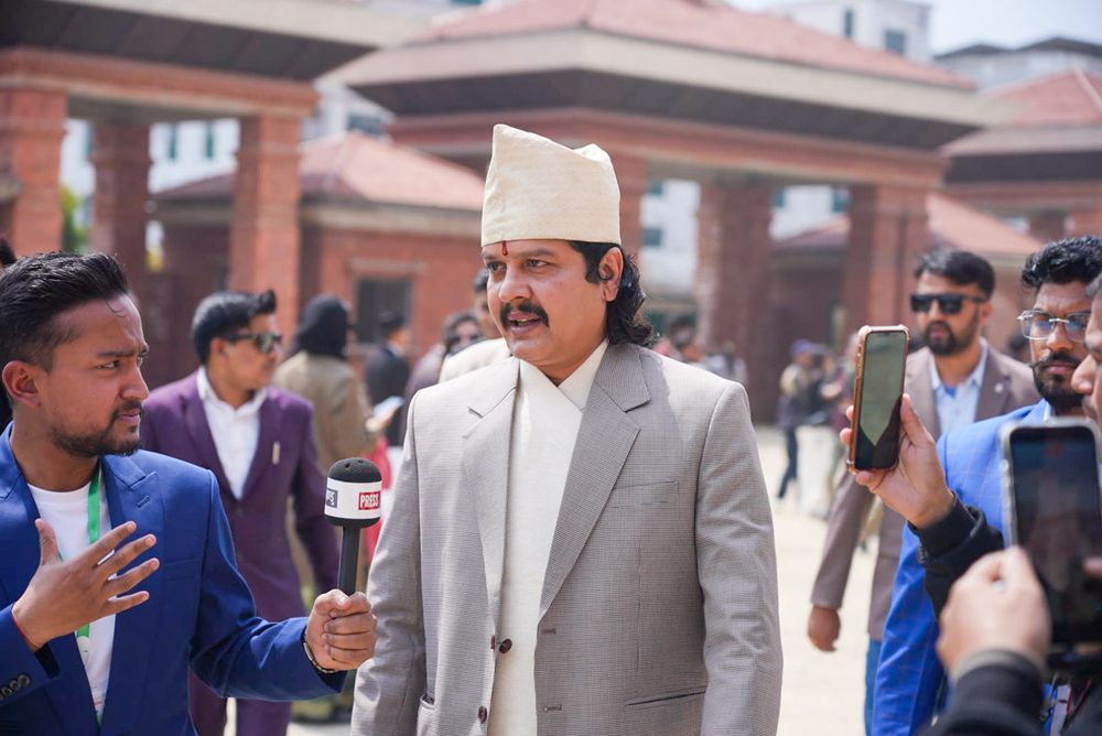 शपथका लागि सिंहदरबारमा नवनिर्वाचित सांसदहरू(तस्बिरहरु)