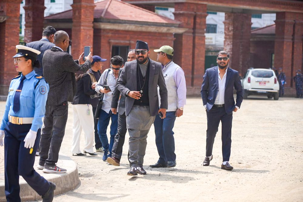 शपथका लागि सिंहदरबारमा नवनिर्वाचित सांसदहरू(तस्बिरहरु)