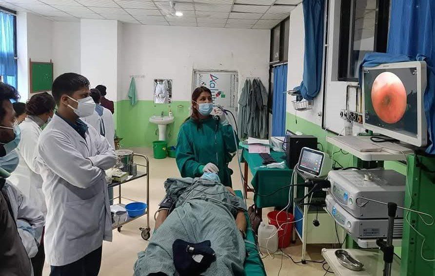कर्णाली स्वास्थ्य विज्ञान प्रतिष्ठानमा एक्सरे सेवा ठप्प, बिरामीलाई सास्ती