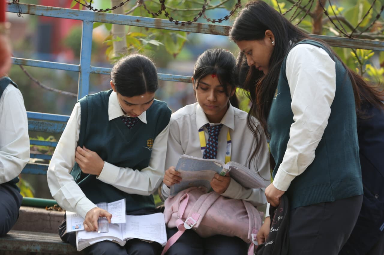 कक्षा १२ को परीक्षा आजदेखि सुरु (तस्वीरहरु)