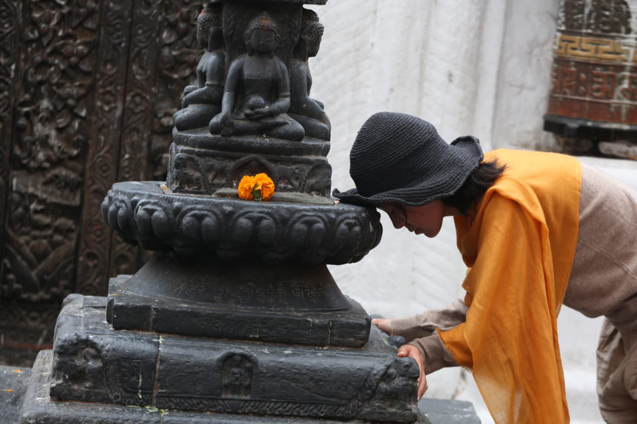 बुद्ध जयन्तीमा बौद्ध स्तुपामा भक्तजन (तस्वीरहरु)