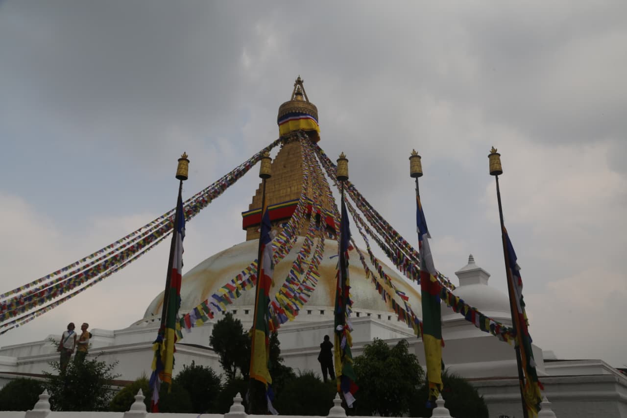 बुद्ध जयन्तीमा बौद्ध स्तुपामा भक्तजन (तस्वीरहरु)