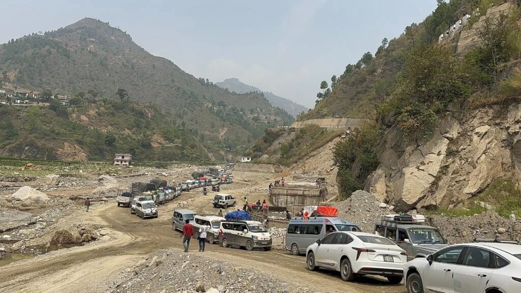 डाइभर्सन मर्मतपछि बिपी राजमार्ग एकतर्फी रूपमा सञ्चालन