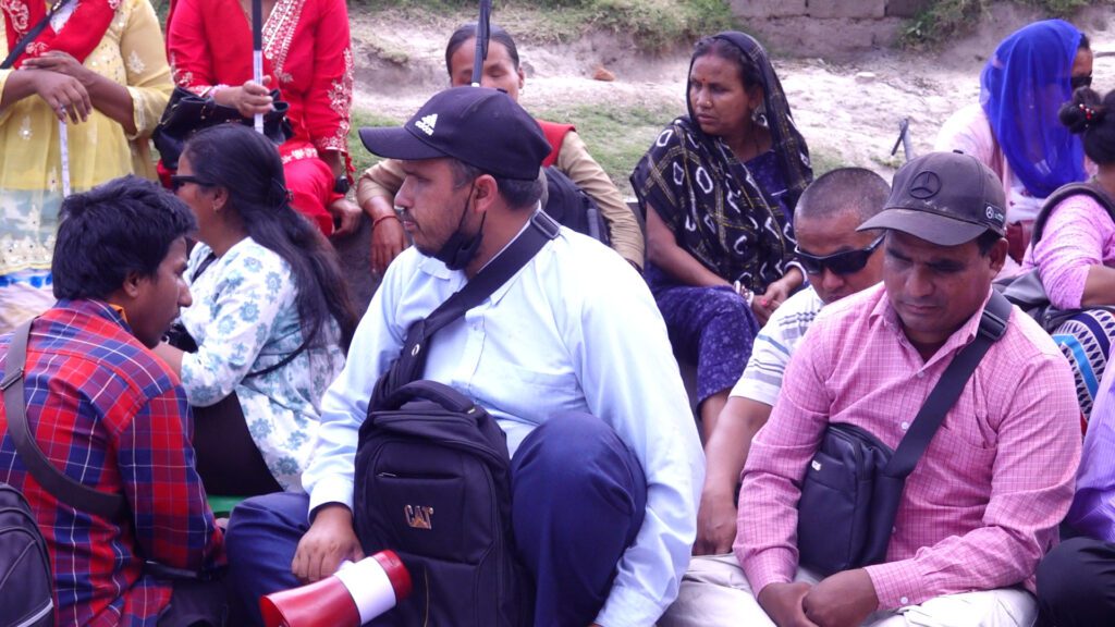 रोजगार र सम्मानजनक व्यवहारको माग गर्दै दृष्टिविहीनहरूको माइतीघरमा प्रदर्शन
