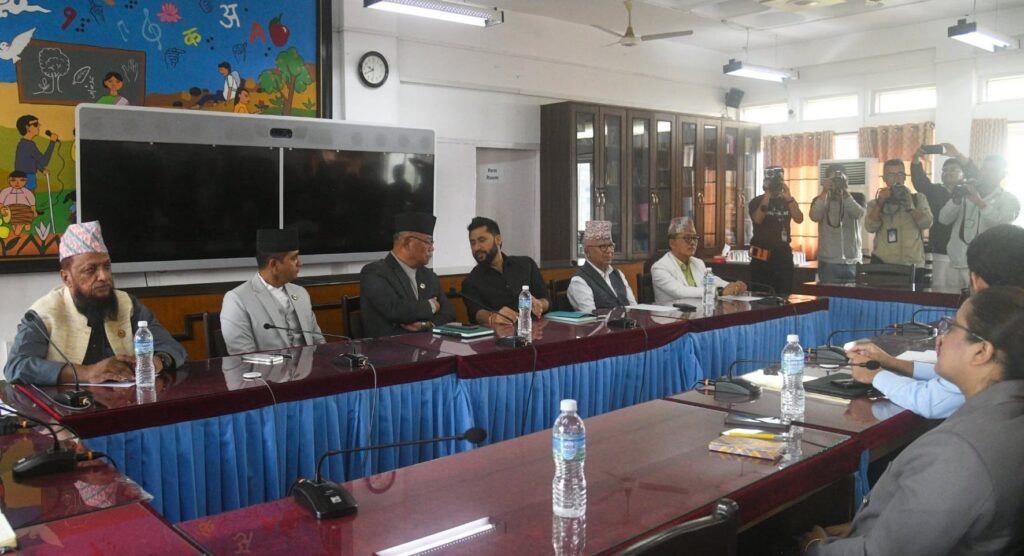रवि लामिछानेले बोलाएको सर्वदलीय बैठक सुरु
