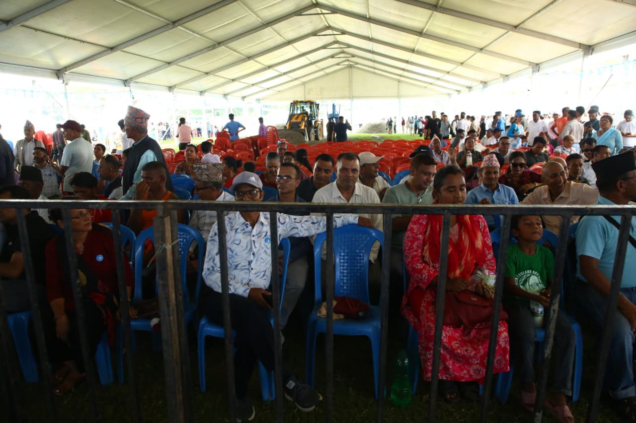 रास्वपाको प्रथम महाधिवेशनमा बिहानैदेखि समर्थकको भीड (तस्बिरहरु)