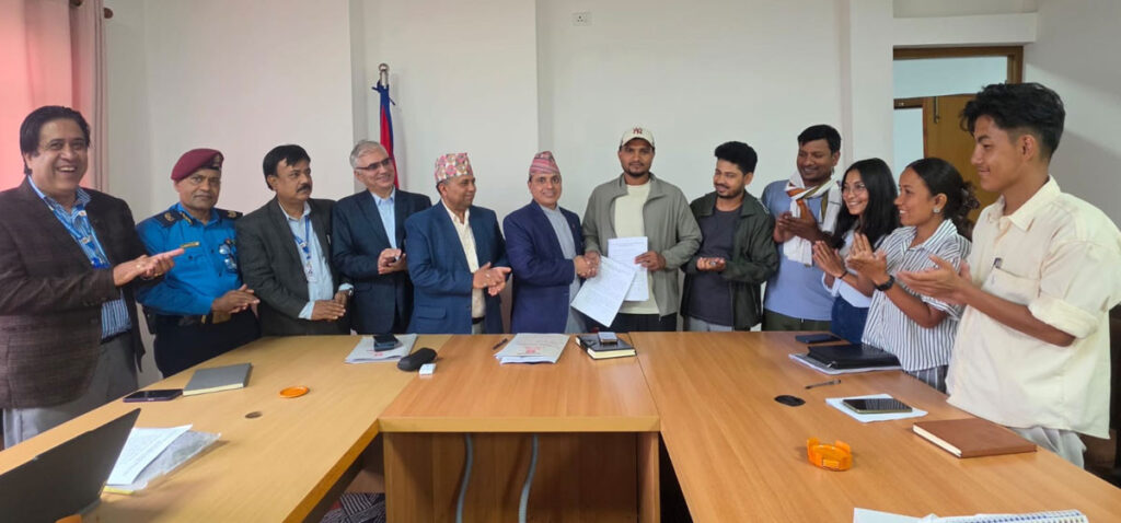 ९ बुँदे सहमतिसँगै मिटरव्याज पीडितको आन्दोलन स्थगित, लिखित सम्झौतामा थपियो दुई बुँदा