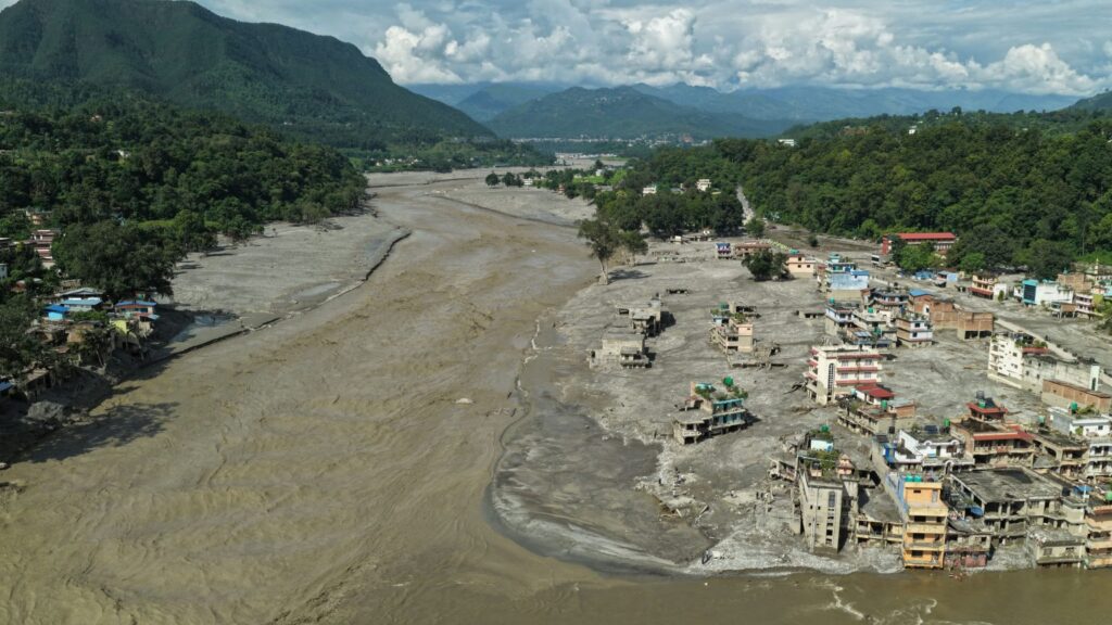 बाढीग्रस्त क्षेत्रमा खर्च गर्नेगरी प्रधानमन्त्री दैवी प्रकोप उद्धार कोषबाट एक अर्ब रुपैयाँ पठाइयो