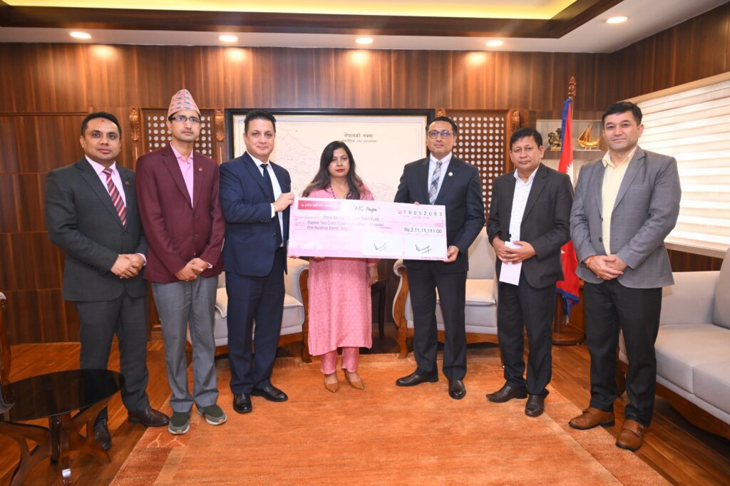 प्रभु बैंकद्धारा बाढी प्रभावितलाई दुई करोड एघार लाख एघार हजार एक सय एघार रुपैयाँ आर्थिक सहयोग
