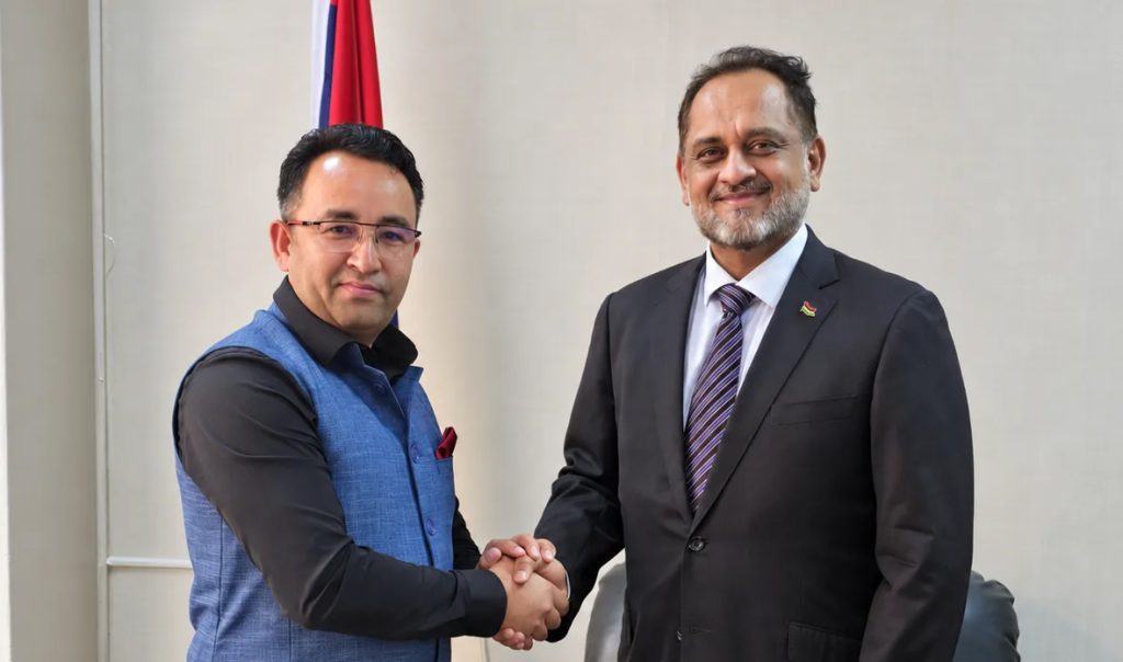 नेपाली श्रमिकको सुरक्षाको विषयमा रास्वपा उपनेता पराजुलीले मौरिससका श्रममन्त्रीसँग गरे छलफल