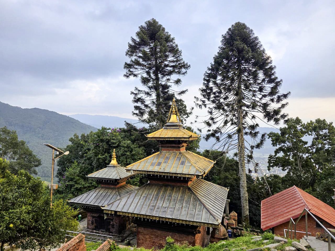 तस्वीरमा हेर्नुहोस् धार्मिक तथा सांस्कृतिक आस्थाको केन्द्र साँखुको प्राचीन बज्रयोगिनी मन्दिर